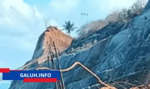 Gempa NTT M 7,7 Tewaskan 47 Orang, Gempa Dahsyat di Flores Gempa NTT M 7,7 Tewaskan 47 Orang, Gempa Dahsyat di Flores