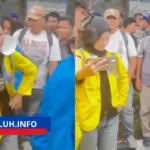 Polwan sambut demo BEM UI dengan spanduk