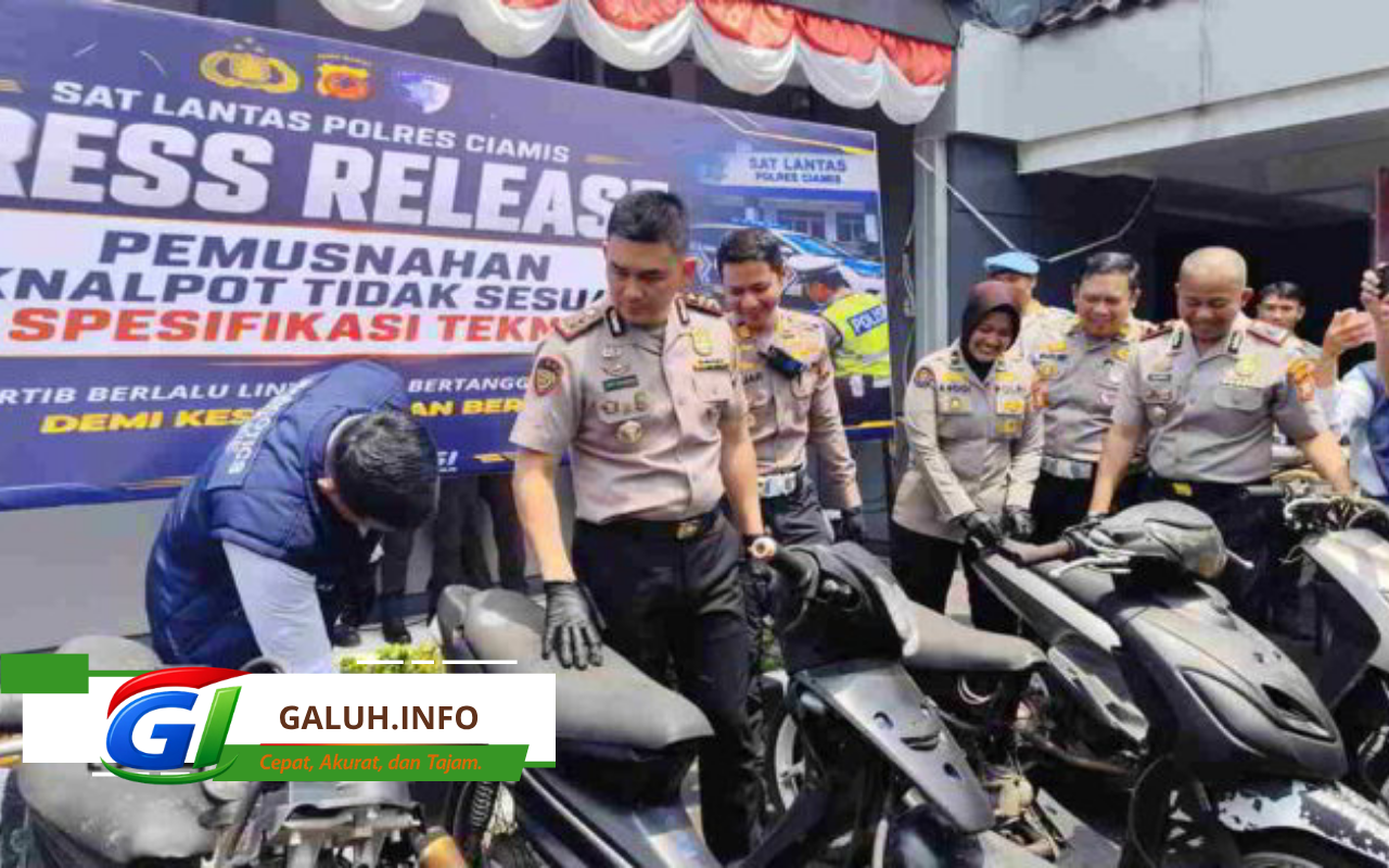 Polres Ciamis menindak penggunaan knalpot brong. Polres Ciamis menindak penggunaan knalpot brong.