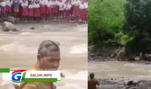 Siswa SDN Oelbaf TTU Sambut Kadisdik dari Seberang Sungai,