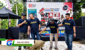 Peringatan HUT RI ke-81 di Desa Linggasari Ciamis berlangsung unik. Karang Taruna