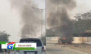 Kecelakaan mobil Subaru dan truk terjadi di Tol Serpong-Cinere, Tangerang Selatan.