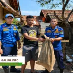 Seekor monyet ekor panjang yang awalnya menjadi hewan peliharaan berubah ganas