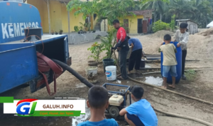 FK Tagana Kabupaten Tasikmalaya menyalurkan 6.000 liter air bersih