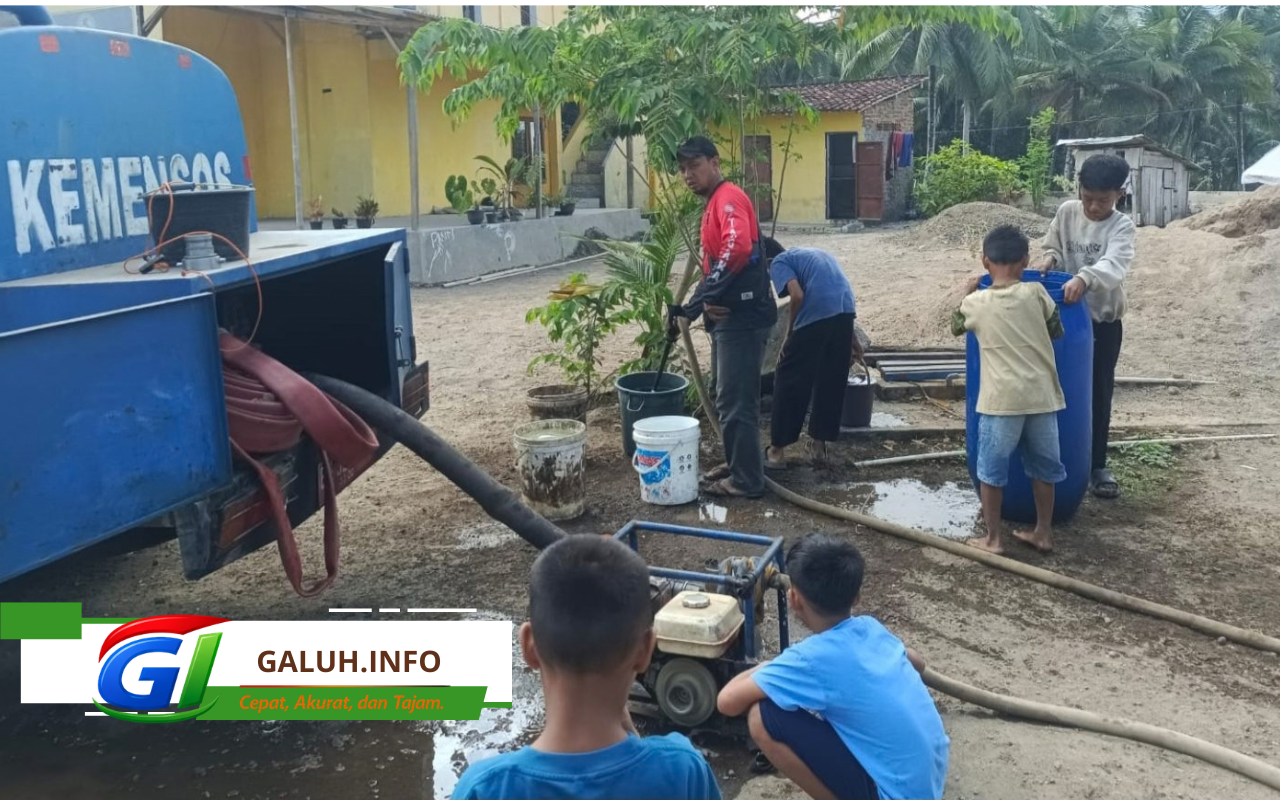 FK Tagana Kabupaten Tasikmalaya menyalurkan 6.000 liter air bersih