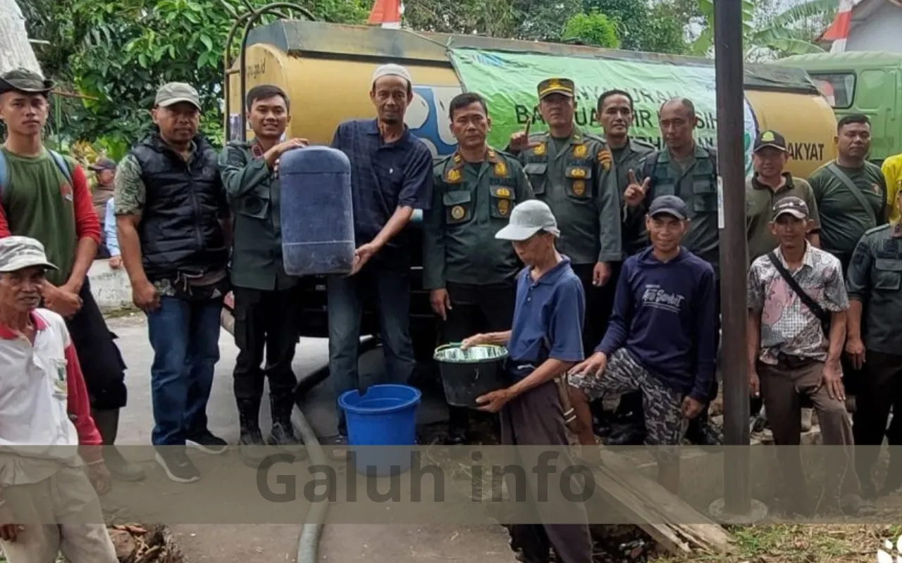 Perhutani KPH Ciamis Salurkan 5.100 Liter Air Bersih untuk Warga Bangunharja