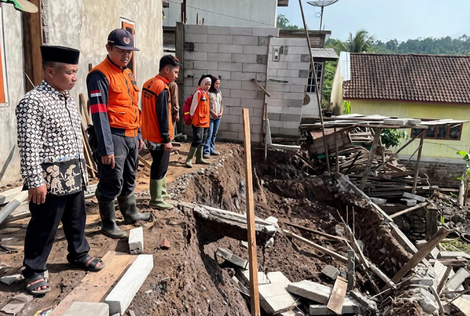 19 Titik Longsor Terjang Munjungan Trenggalek, 103 Jiwa Terdampak 19 Titik Longsor Terjang Munjungan Trenggalek, 103 Jiwa Terdampak